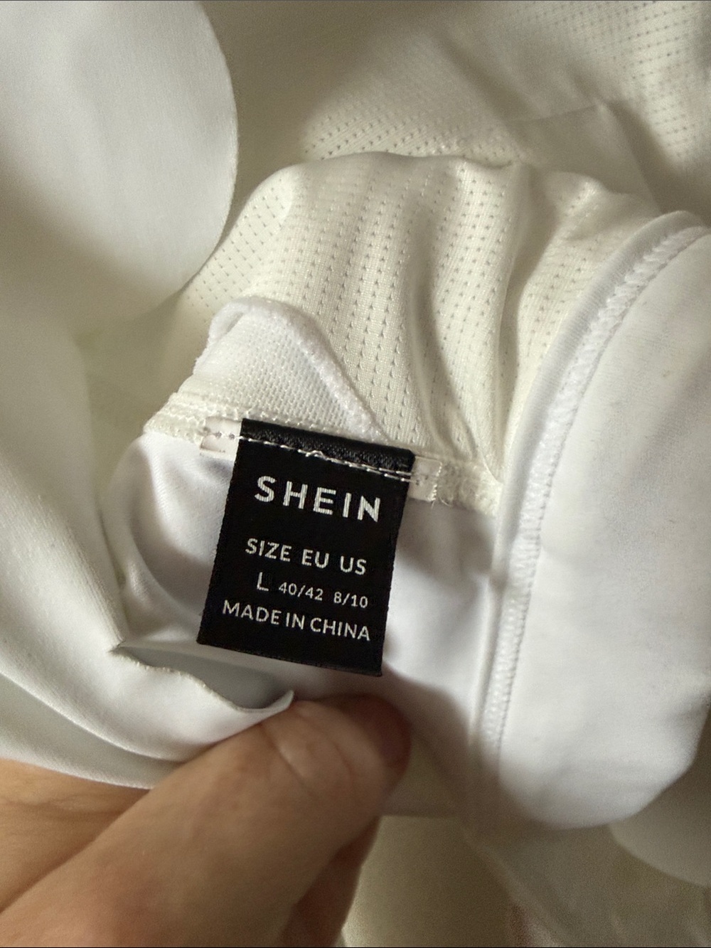 SHEIN White Long Sleeve Scallop Back Crop Top - Picture 6 of 6